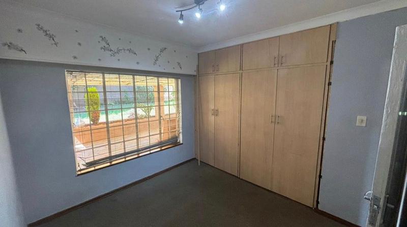 3 Bedroom Property for Sale in Mondeor Gauteng