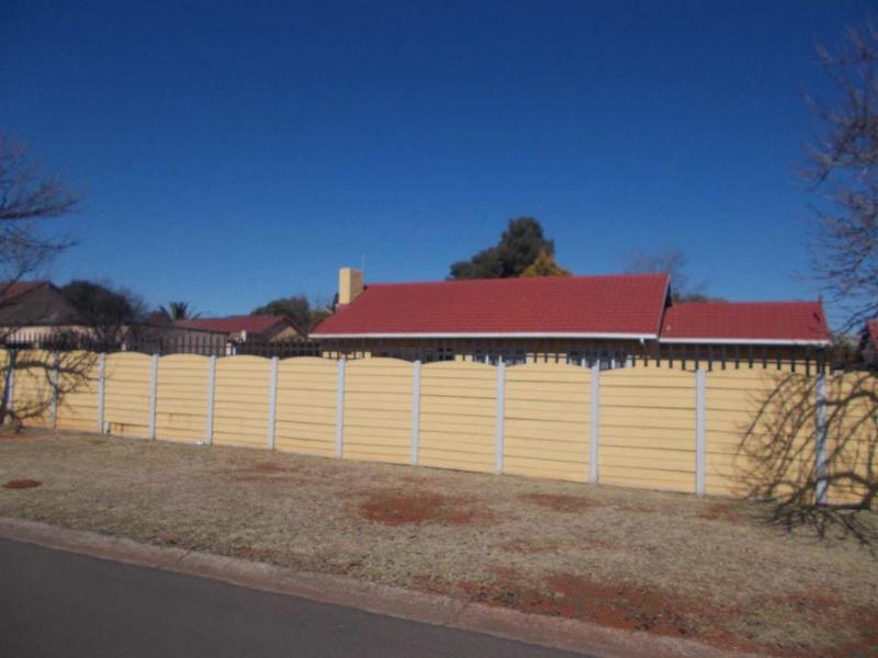 3 Bedroom Property for Sale in Rondebult Gauteng