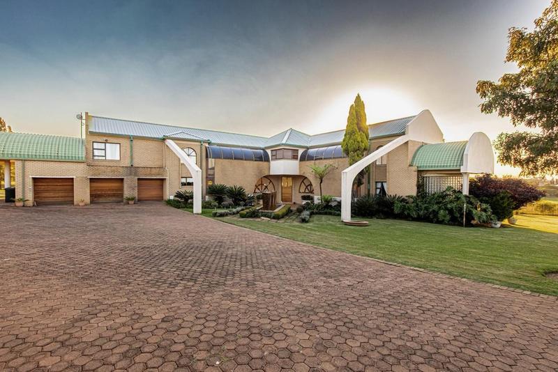 4 Bedroom Property for Sale in Ruimsig Gauteng