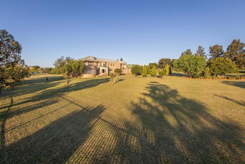 4 Bedroom Property for Sale in Ruimsig Gauteng