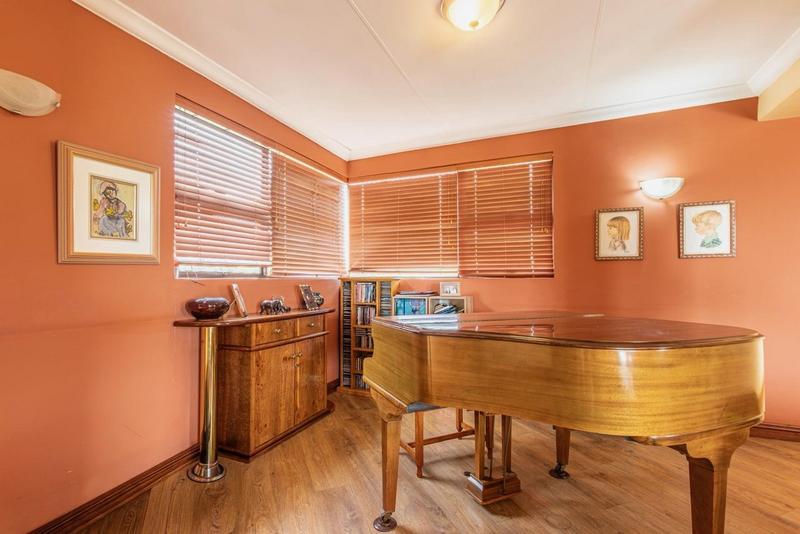 4 Bedroom Property for Sale in Ruimsig Gauteng