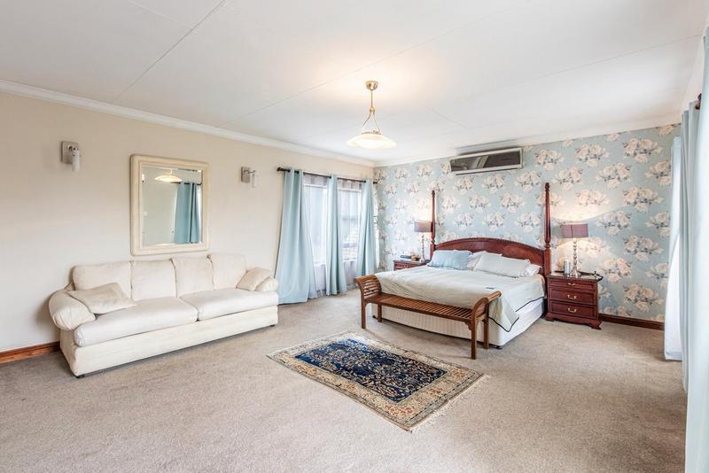 4 Bedroom Property for Sale in Ruimsig Gauteng