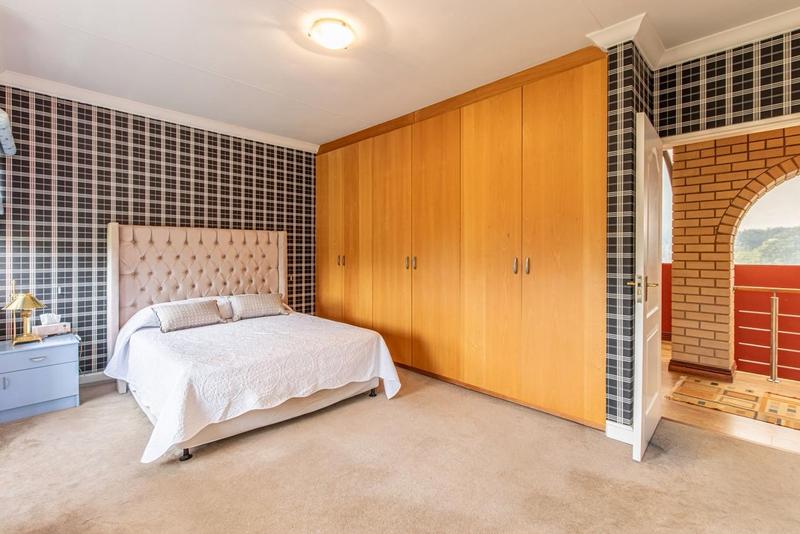 4 Bedroom Property for Sale in Ruimsig Gauteng