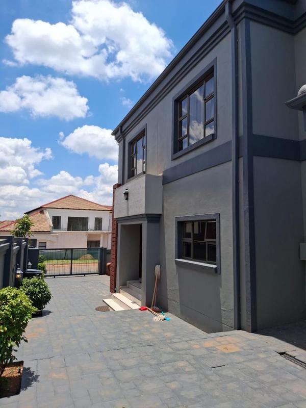 5 Bedroom Property for Sale in Amandasig Gauteng