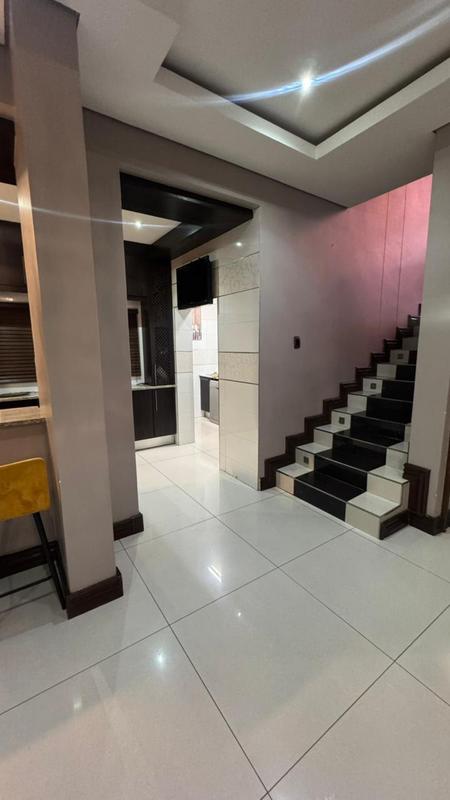 5 Bedroom Property for Sale in Amandasig Gauteng