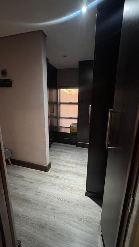 5 Bedroom Property for Sale in Amandasig Gauteng