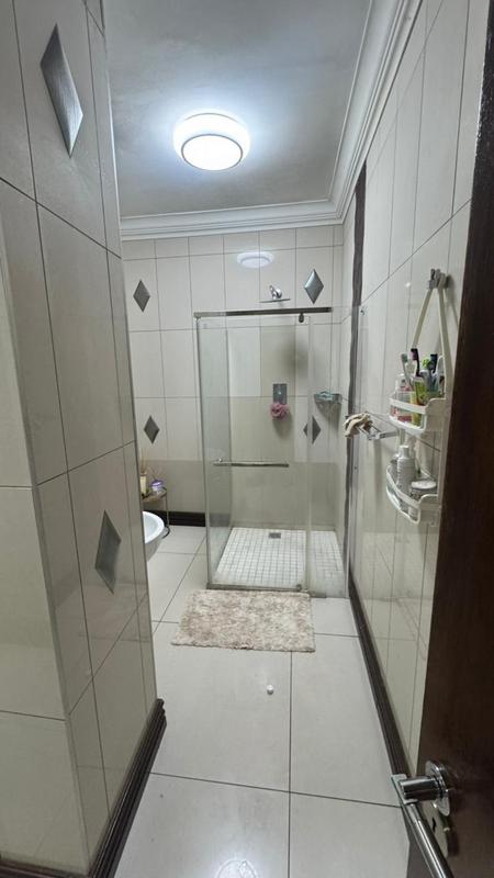 5 Bedroom Property for Sale in Amandasig Gauteng