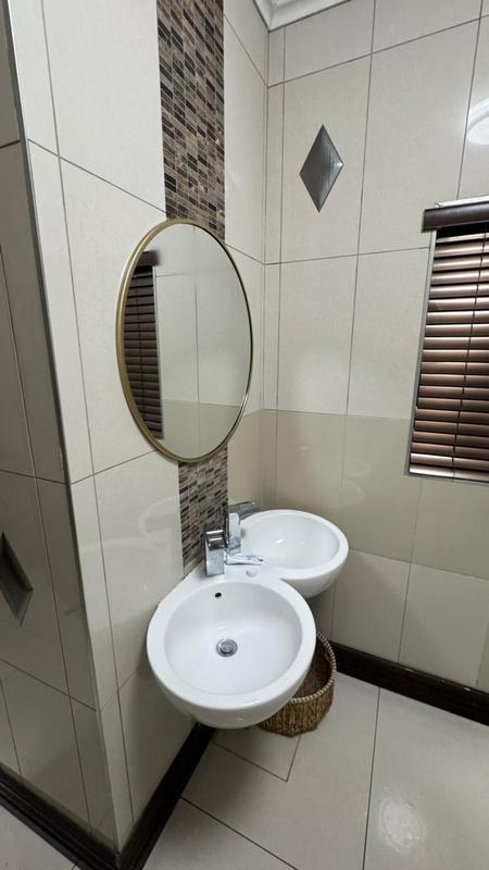 5 Bedroom Property for Sale in Amandasig Gauteng