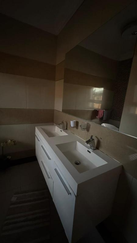 5 Bedroom Property for Sale in Amandasig Gauteng