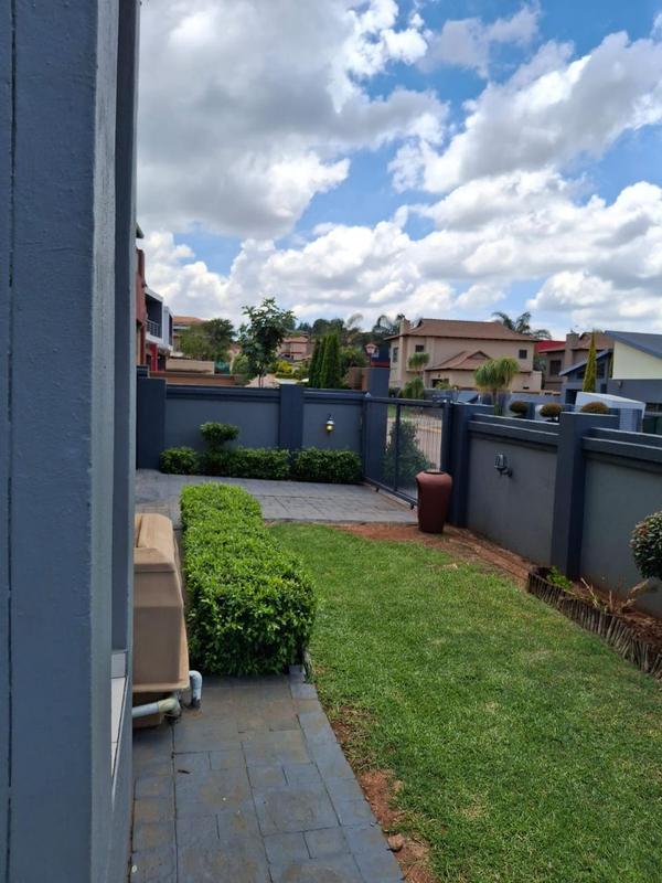 5 Bedroom Property for Sale in Amandasig Gauteng