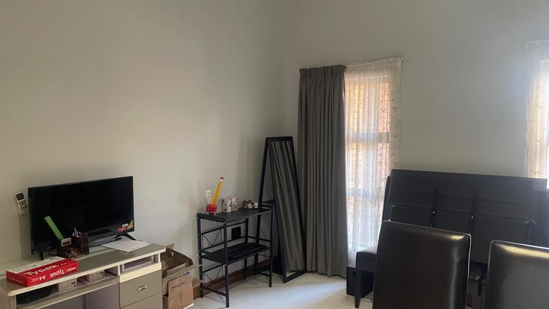 4 Bedroom Property for Sale in Raslouw Gardens Gauteng