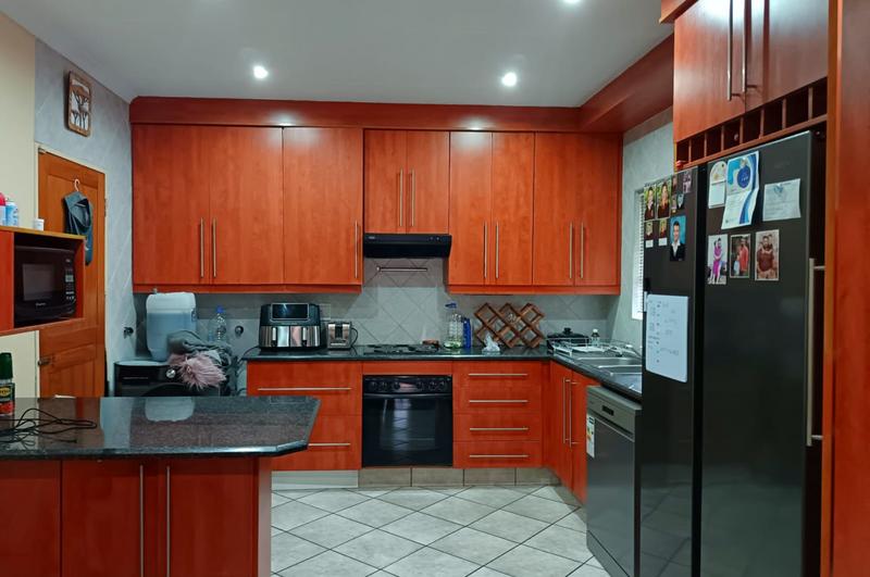 To Let 3 Bedroom Property for Rent in New State Area Gauteng