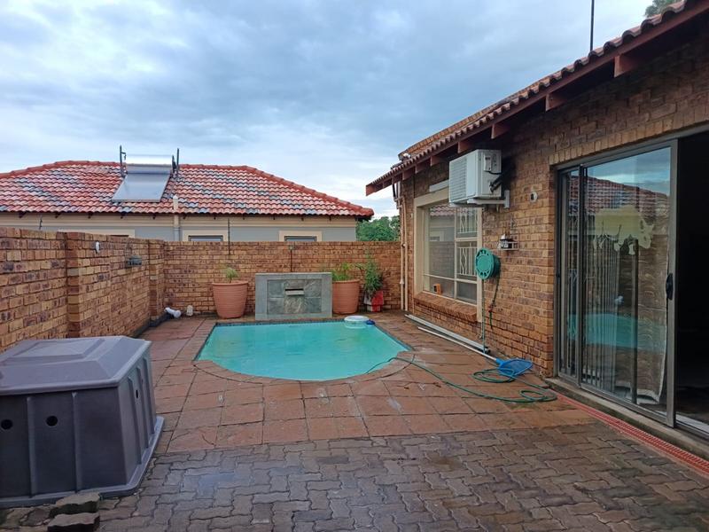 To Let 3 Bedroom Property for Rent in New State Area Gauteng