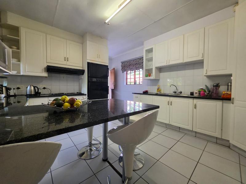 6 Bedroom Property for Sale in Brackenhurst Gauteng