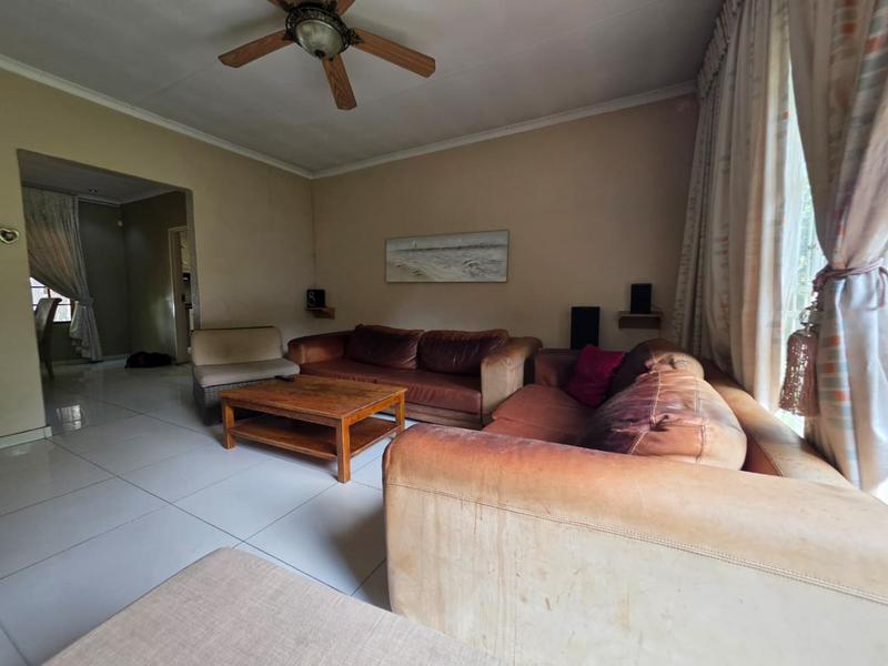 6 Bedroom Property for Sale in Brackenhurst Gauteng
