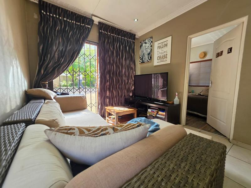 6 Bedroom Property for Sale in Brackenhurst Gauteng