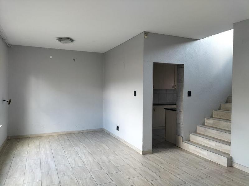 4 Bedroom Property for Sale in Birchleigh North Gauteng