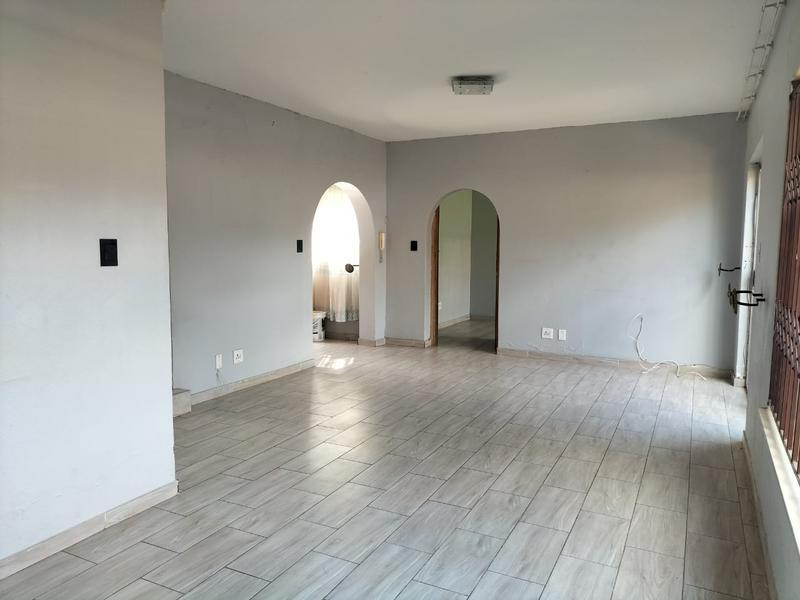 4 Bedroom Property for Sale in Birchleigh North Gauteng