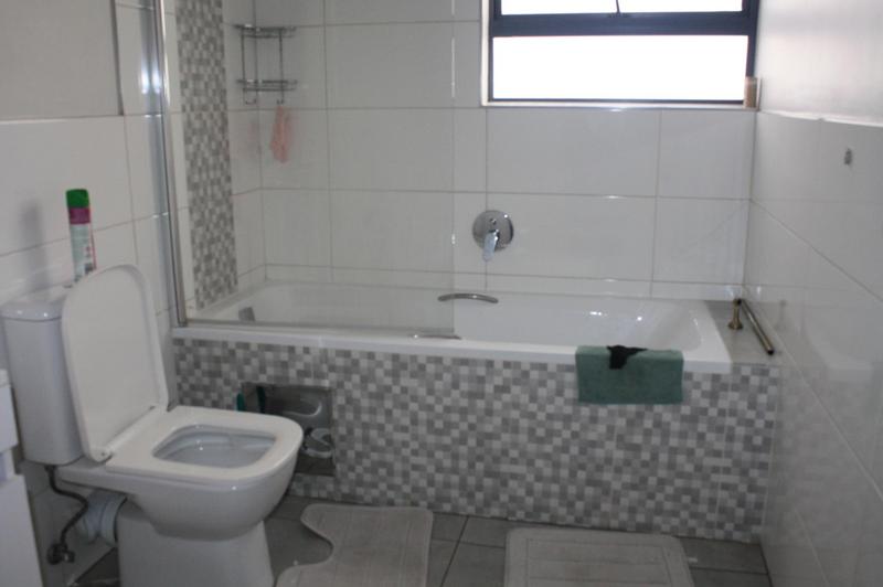2 Bedroom Property for Sale in Glen Marais Gauteng