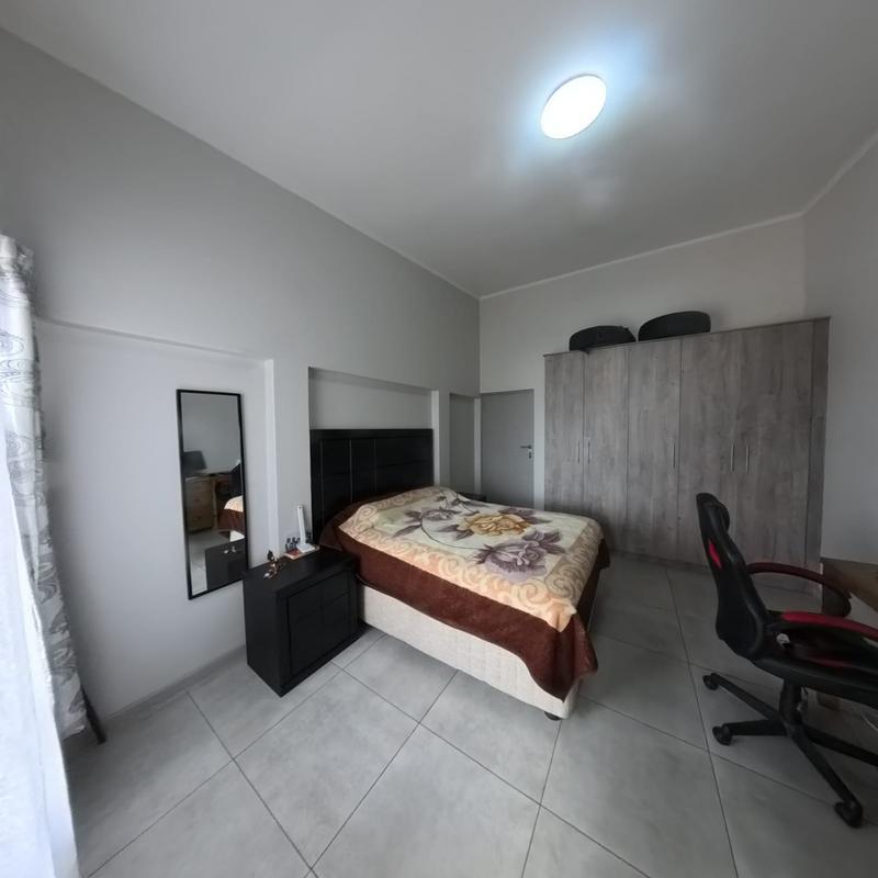 2 Bedroom Property for Sale in Glen Marais Gauteng