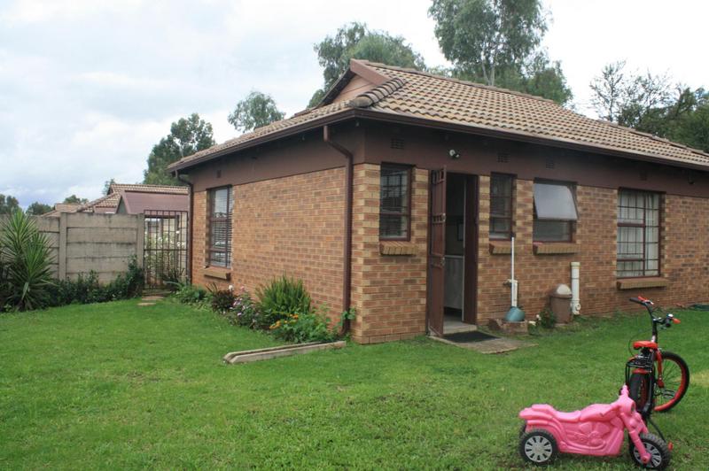 3 Bedroom Property for Sale in Clayville Gauteng