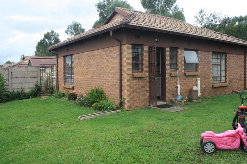 3 Bedroom Property for Sale in Clayville Gauteng