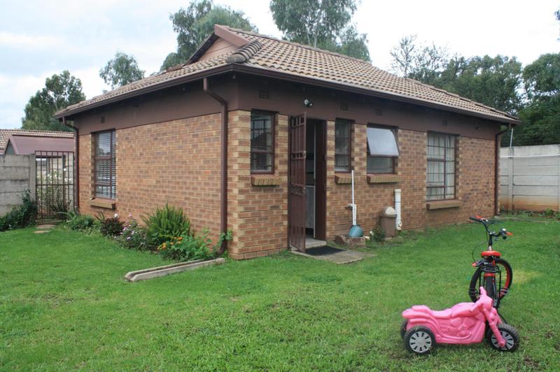 3 Bedroom Property for Sale in Clayville Gauteng