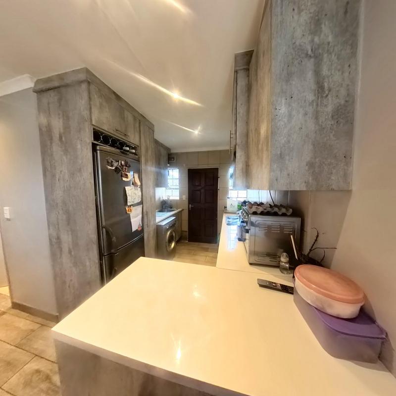 3 Bedroom Property for Sale in Clayville Gauteng