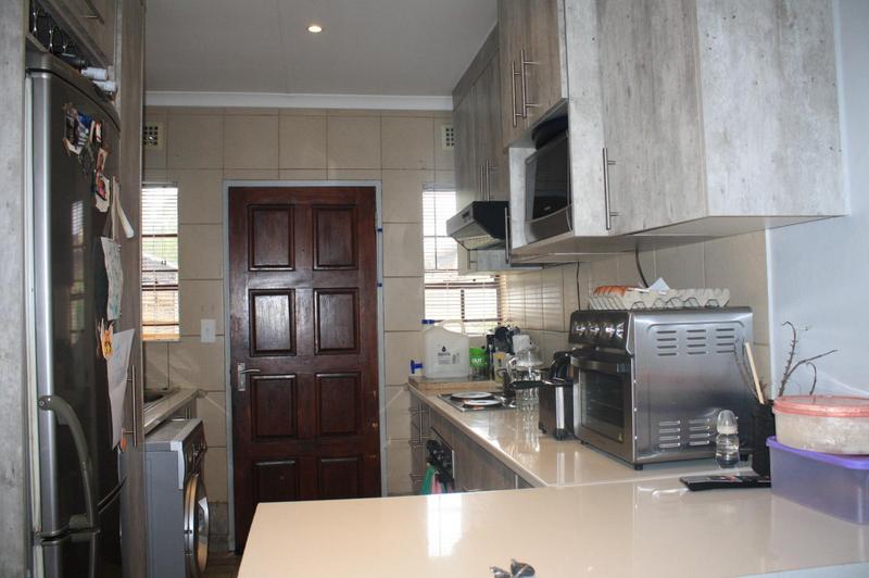3 Bedroom Property for Sale in Clayville Gauteng