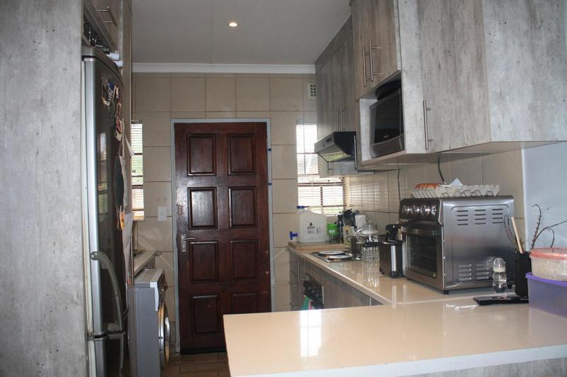 3 Bedroom Property for Sale in Clayville Gauteng