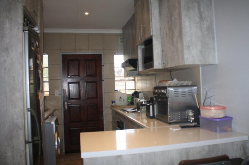 3 Bedroom Property for Sale in Clayville Gauteng