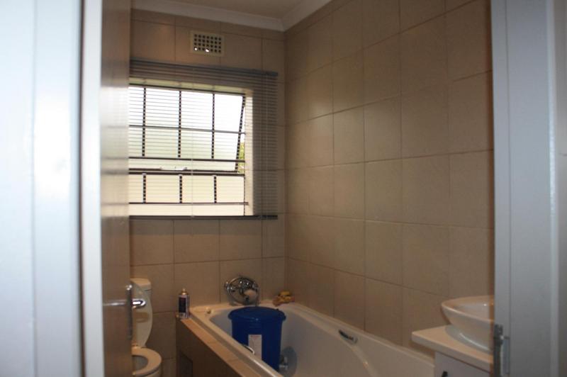 3 Bedroom Property for Sale in Clayville Gauteng