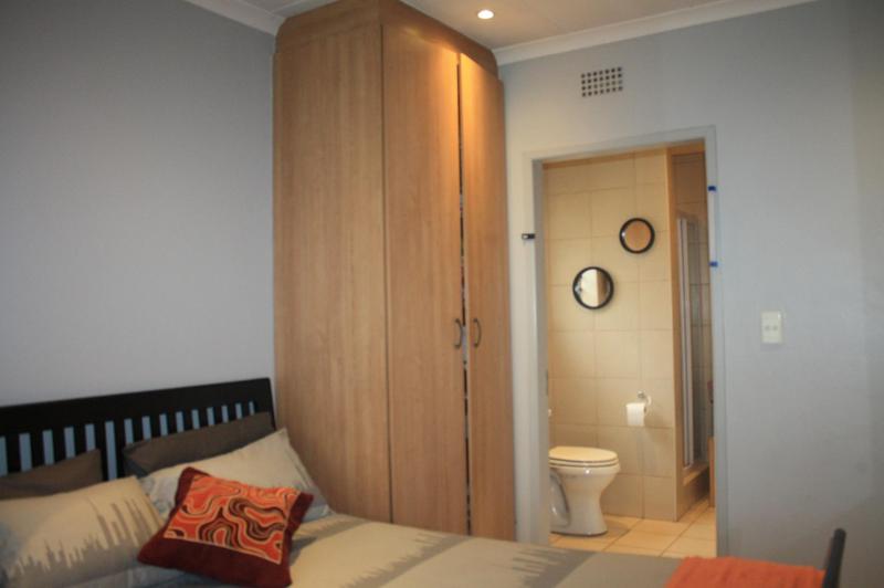 3 Bedroom Property for Sale in Clayville Gauteng