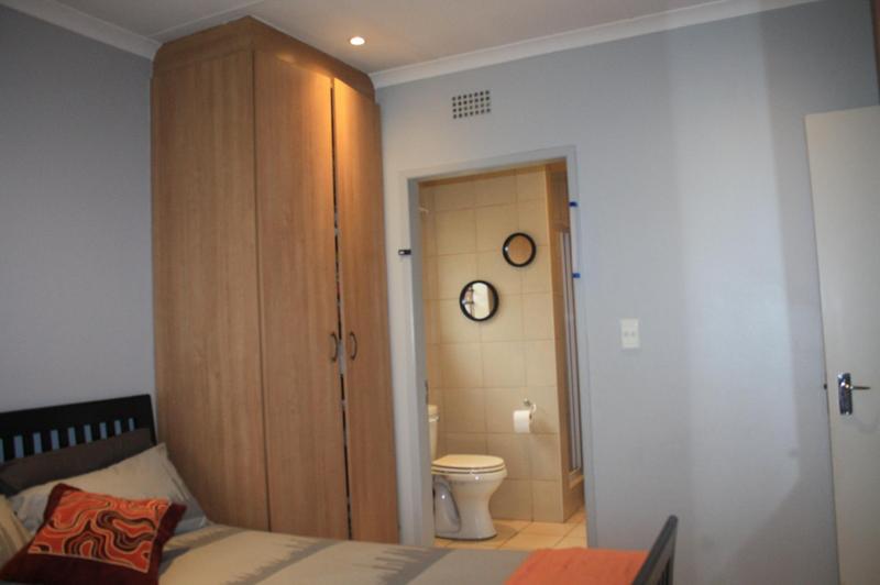 3 Bedroom Property for Sale in Clayville Gauteng