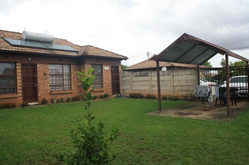 3 Bedroom Property for Sale in Clayville Gauteng