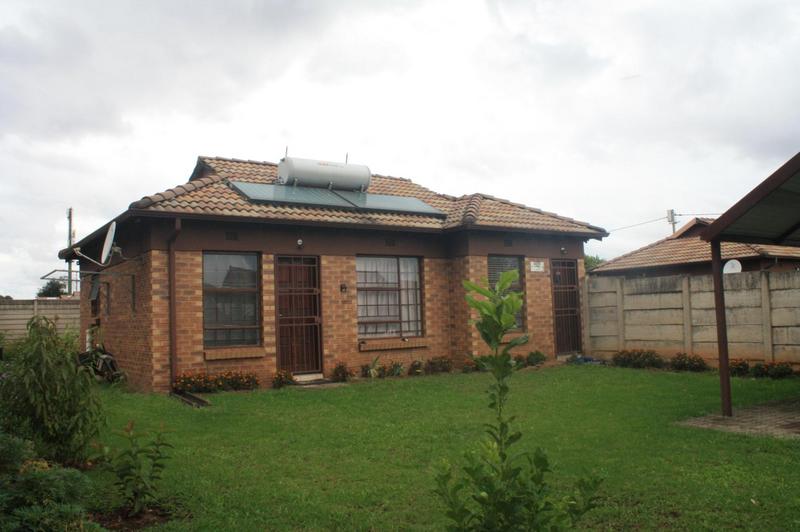 3 Bedroom Property for Sale in Clayville Gauteng