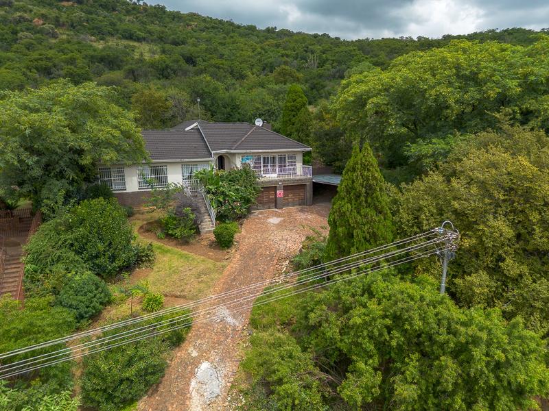 4 Bedroom Property for Sale in Mondeor Gauteng