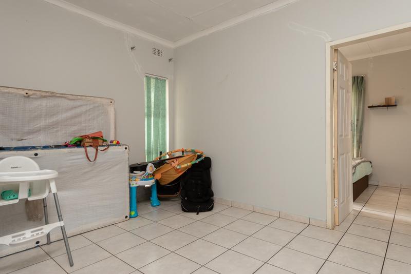 4 Bedroom Property for Sale in Mondeor Gauteng