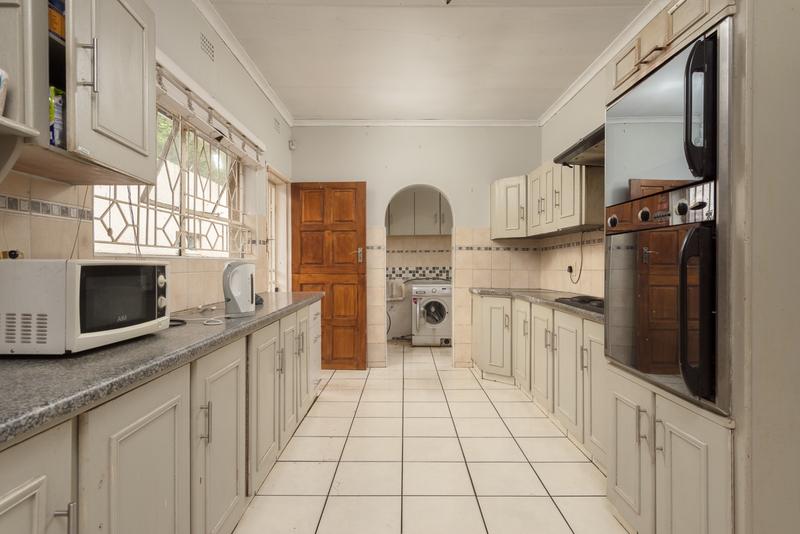 4 Bedroom Property for Sale in Mondeor Gauteng