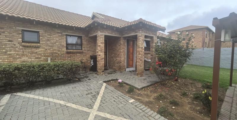 2 Bedroom Property for Sale in Princess A H Gauteng
