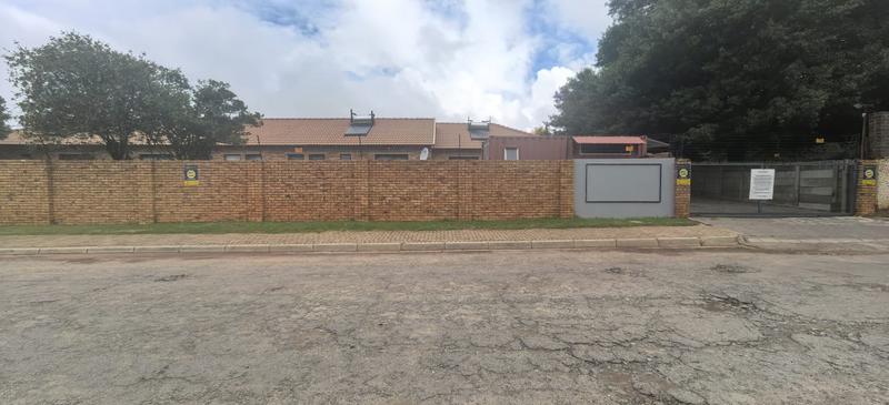 2 Bedroom Property for Sale in Princess A H Gauteng