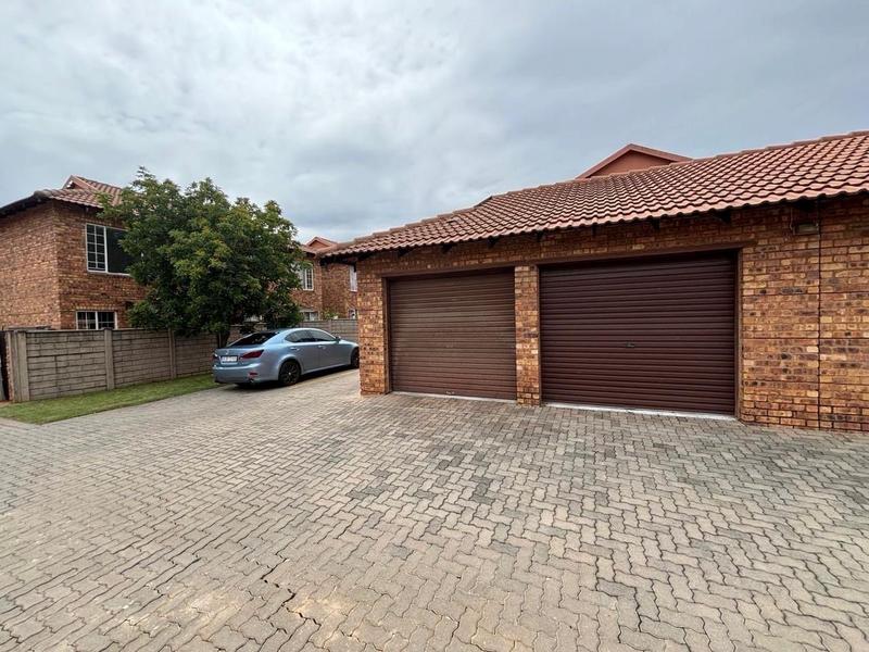 2 Bedroom Property for Sale in Annlin Gauteng