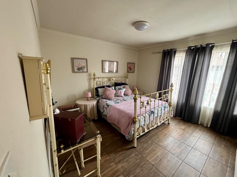 2 Bedroom Property for Sale in Annlin Gauteng