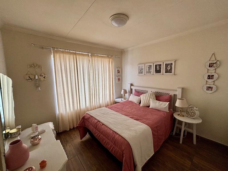 2 Bedroom Property for Sale in Annlin Gauteng