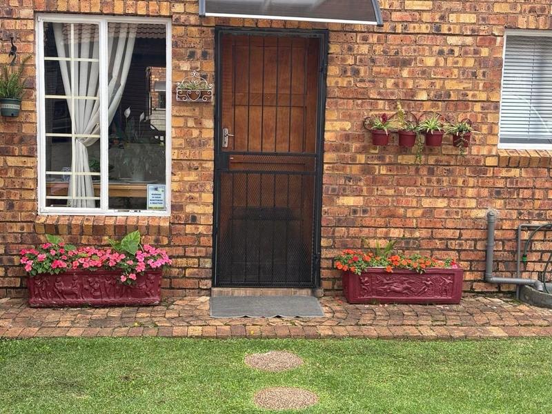 2 Bedroom Property for Sale in Annlin Gauteng