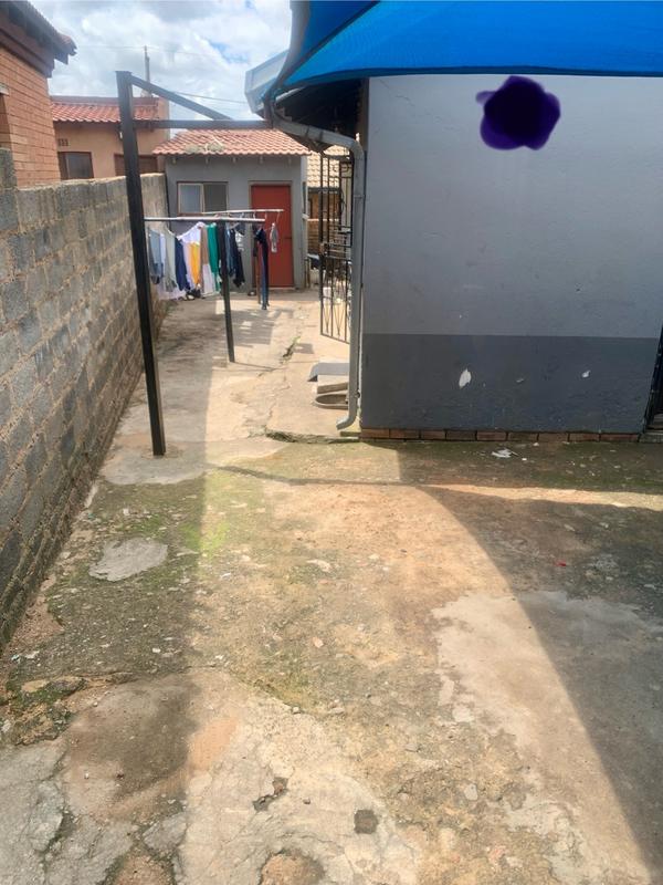 2 Bedroom Property for Sale in Tembisa Gauteng