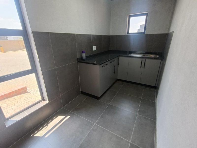 To Let commercial Property for Rent in Knoppieslaagte Gauteng