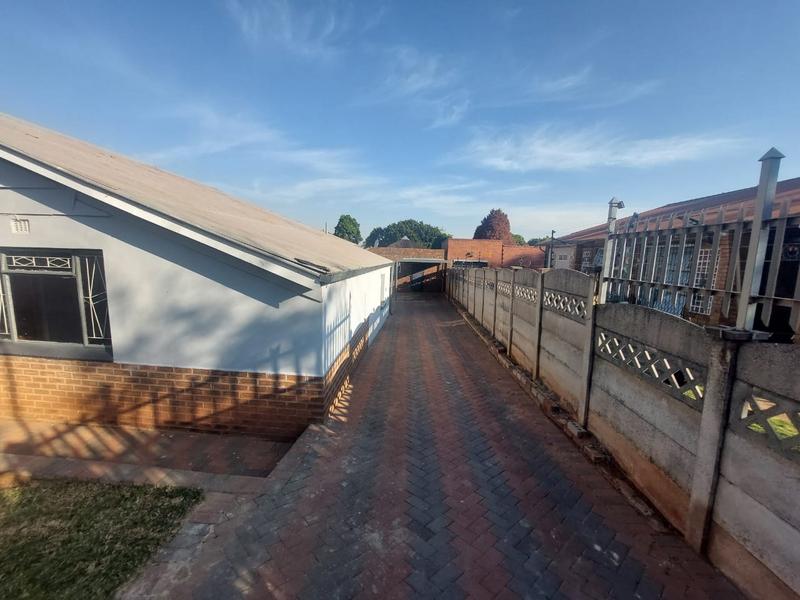 3 Bedroom Property for Sale in Mountain View Gauteng