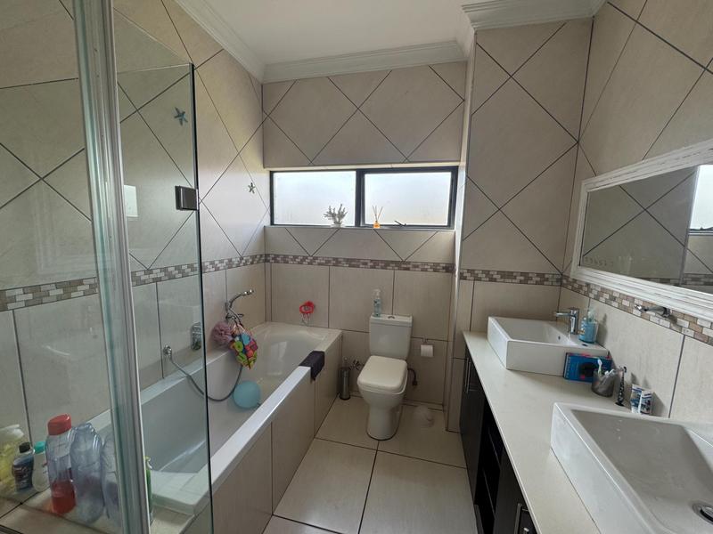 4 Bedroom Property for Sale in Midstream Hill Gauteng