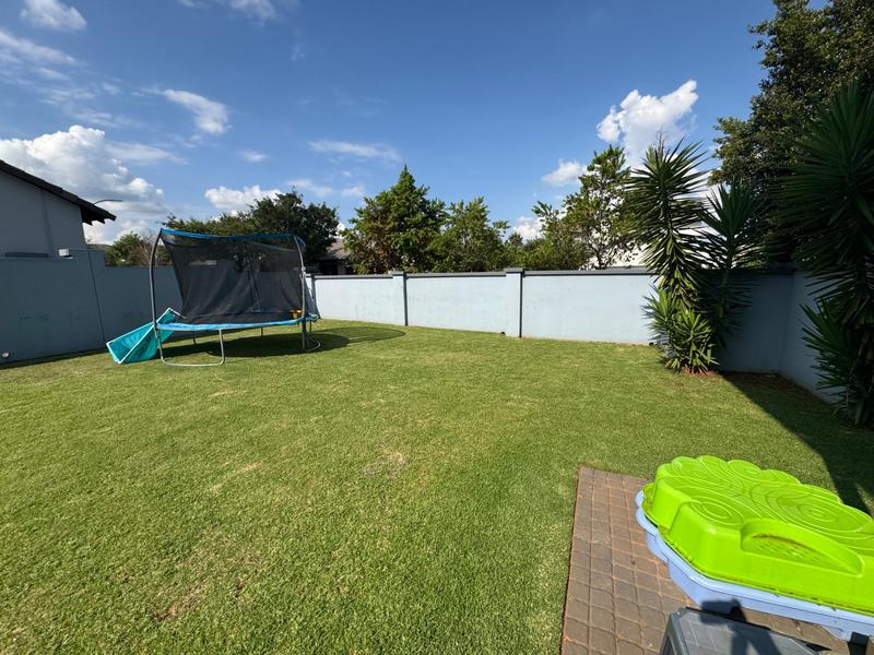 4 Bedroom Property for Sale in Midstream Hill Gauteng